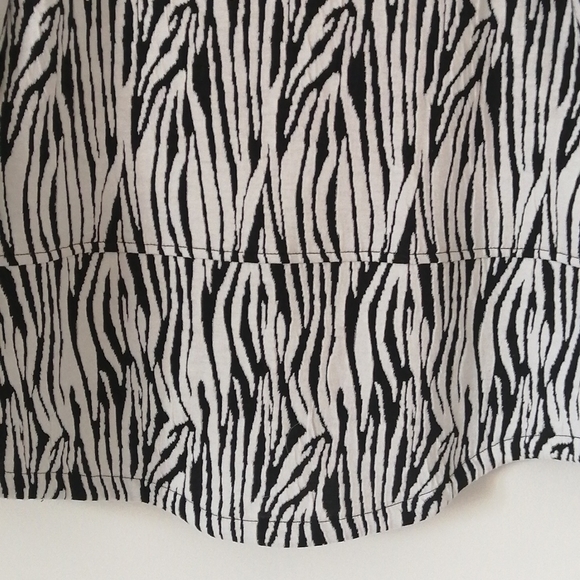 NWT, TONI MORGAN , black/white ladies knit blazer/jacket ,size small - Picture 8 of 16